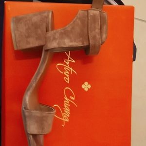 Arturo Chiang suede sandals